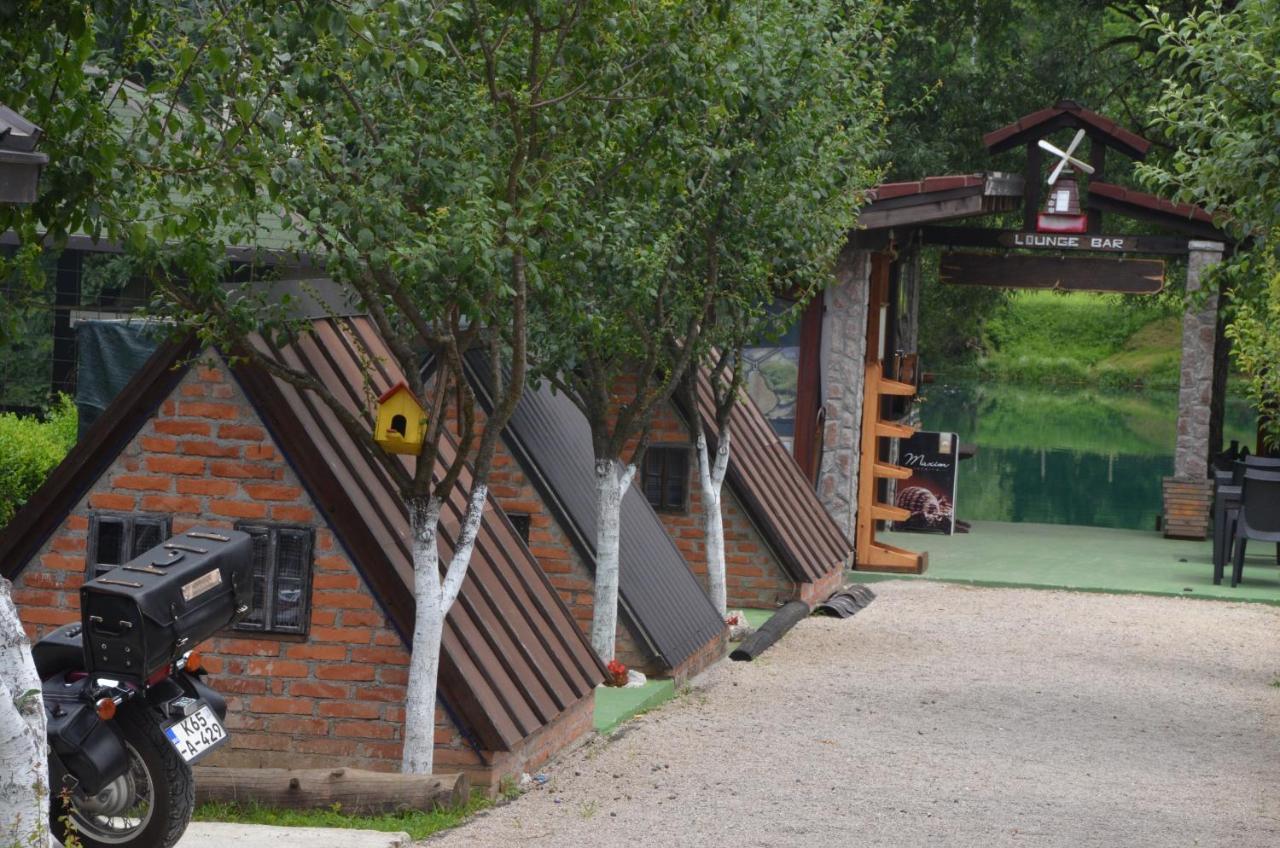 Rooms And Apartments Neron Bihac Lohovo エクステリア 写真