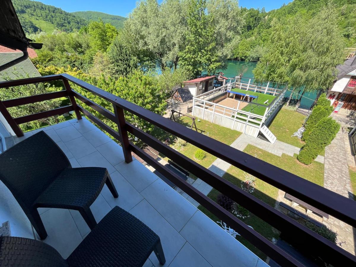 Rooms And Apartments Neron Bihac Lohovo エクステリア 写真