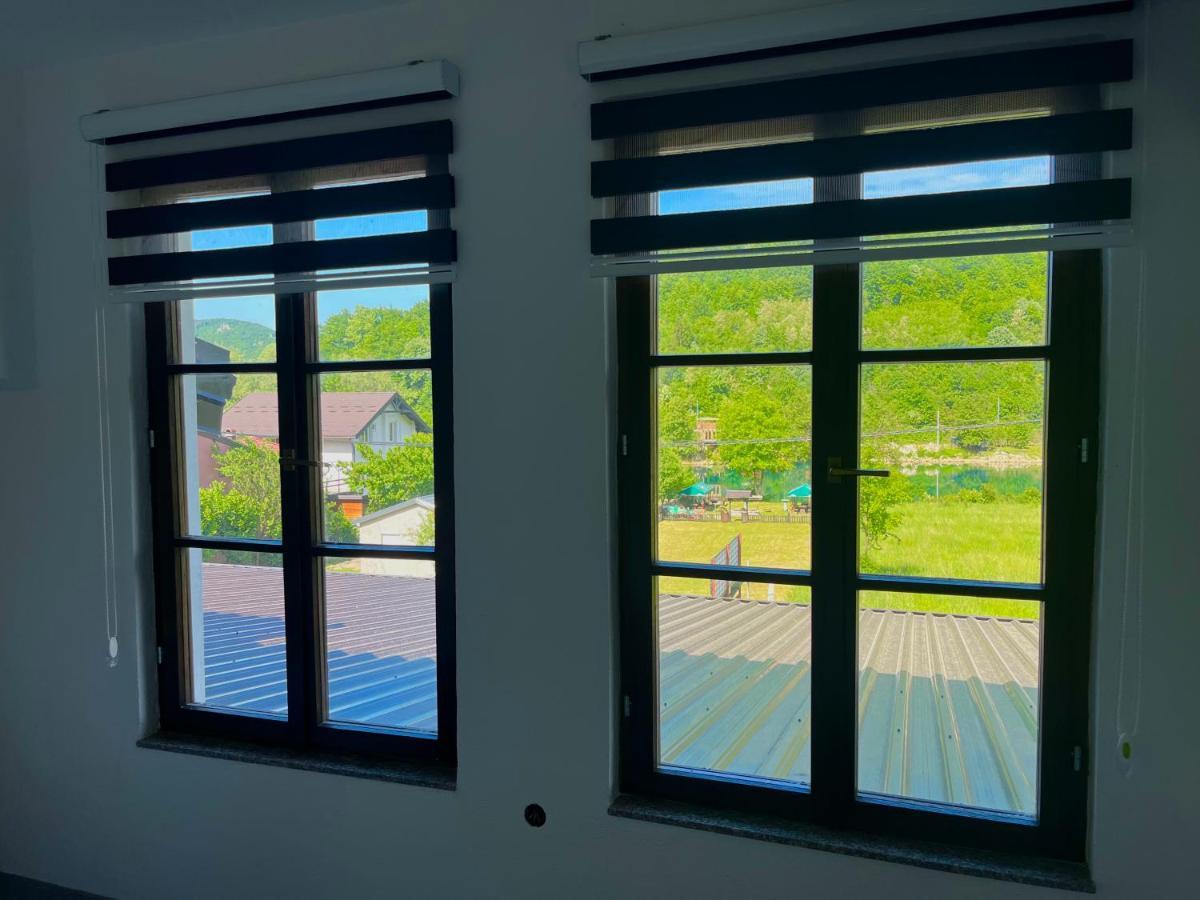 Rooms And Apartments Neron Bihac Lohovo エクステリア 写真