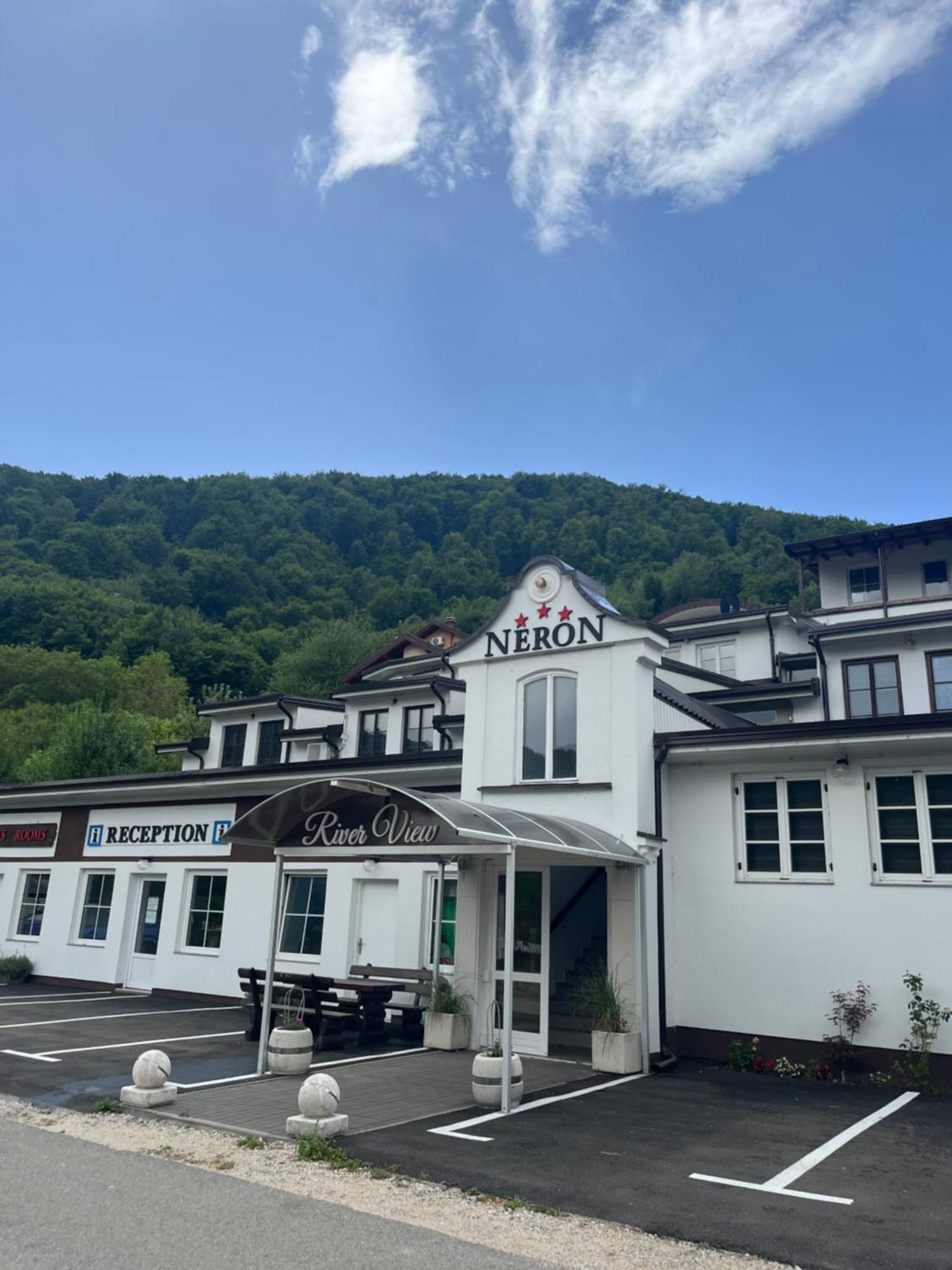Rooms And Apartments Neron Bihac Lohovo エクステリア 写真