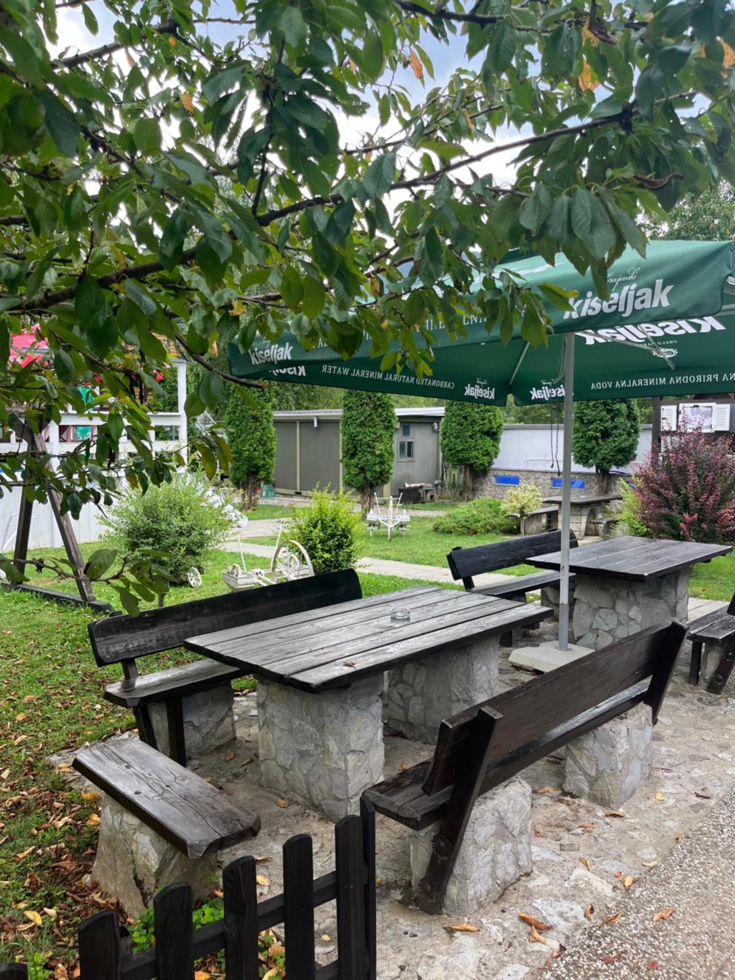 Rooms And Apartments Neron Bihac Lohovo エクステリア 写真