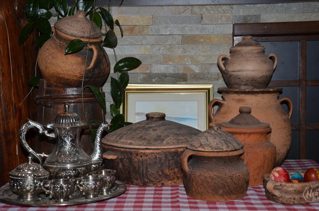 Rooms And Apartments Neron Bihac Lohovo エクステリア 写真