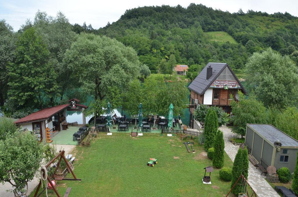 Rooms And Apartments Neron Bihac Lohovo エクステリア 写真