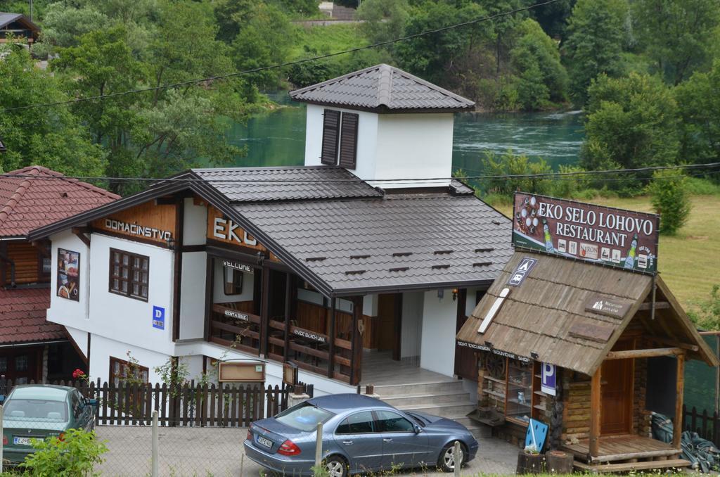 Rooms And Apartments Neron Bihac Lohovo エクステリア 写真