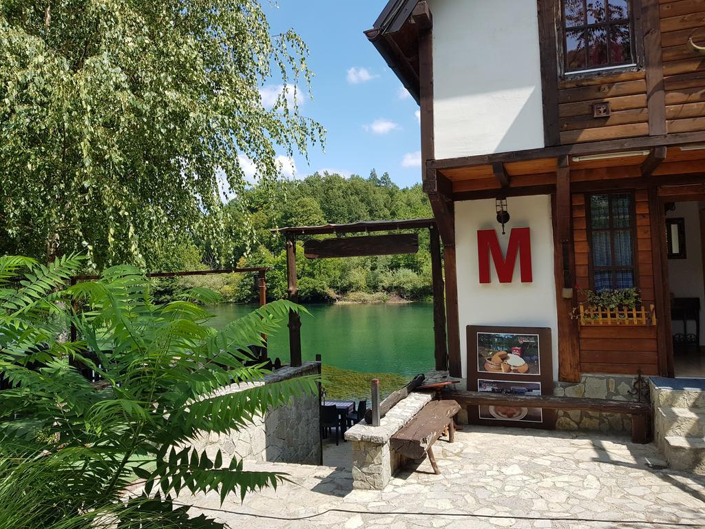 Rooms And Apartments Neron Bihac Lohovo エクステリア 写真