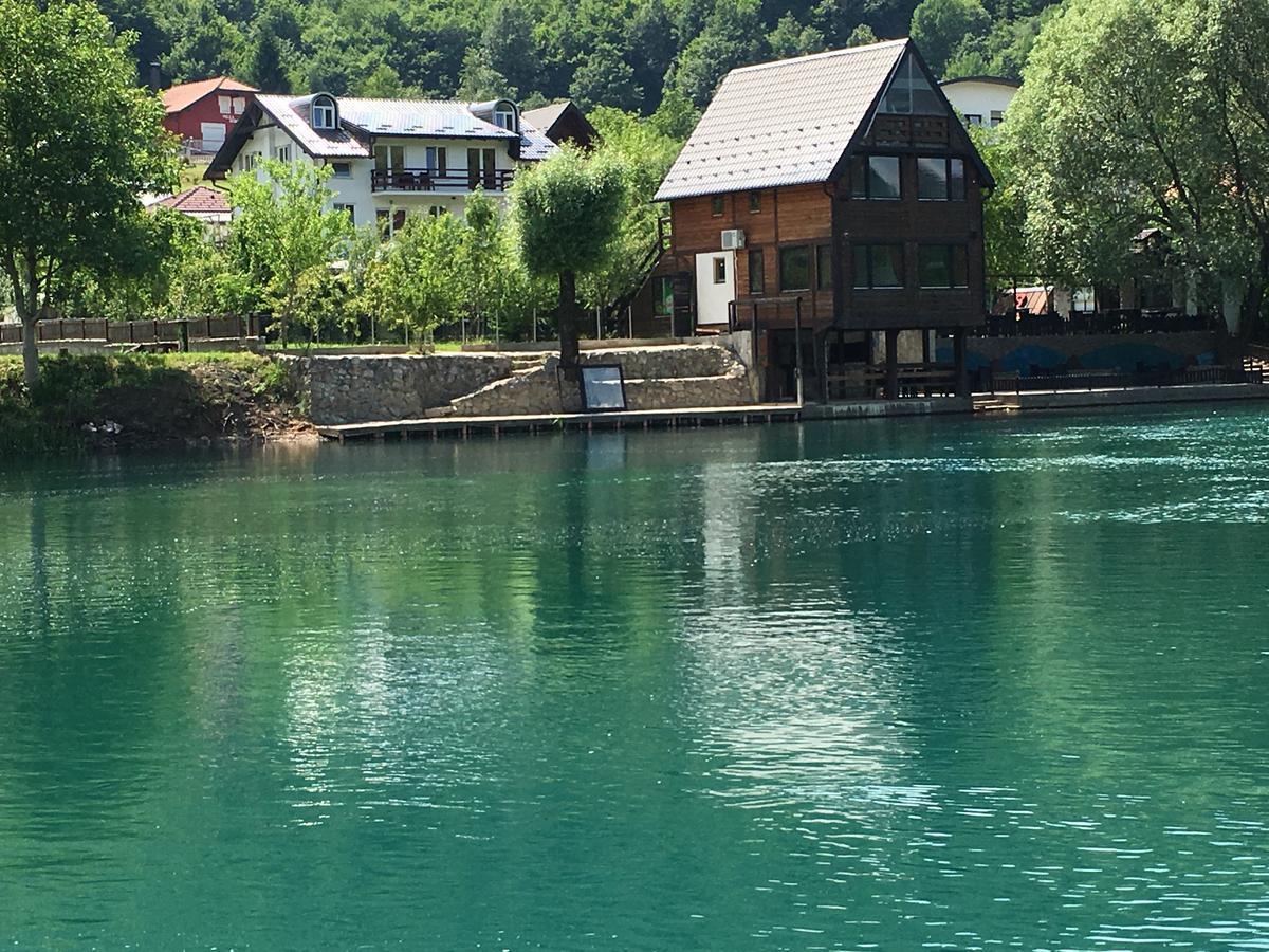 Rooms And Apartments Neron Bihac Lohovo エクステリア 写真