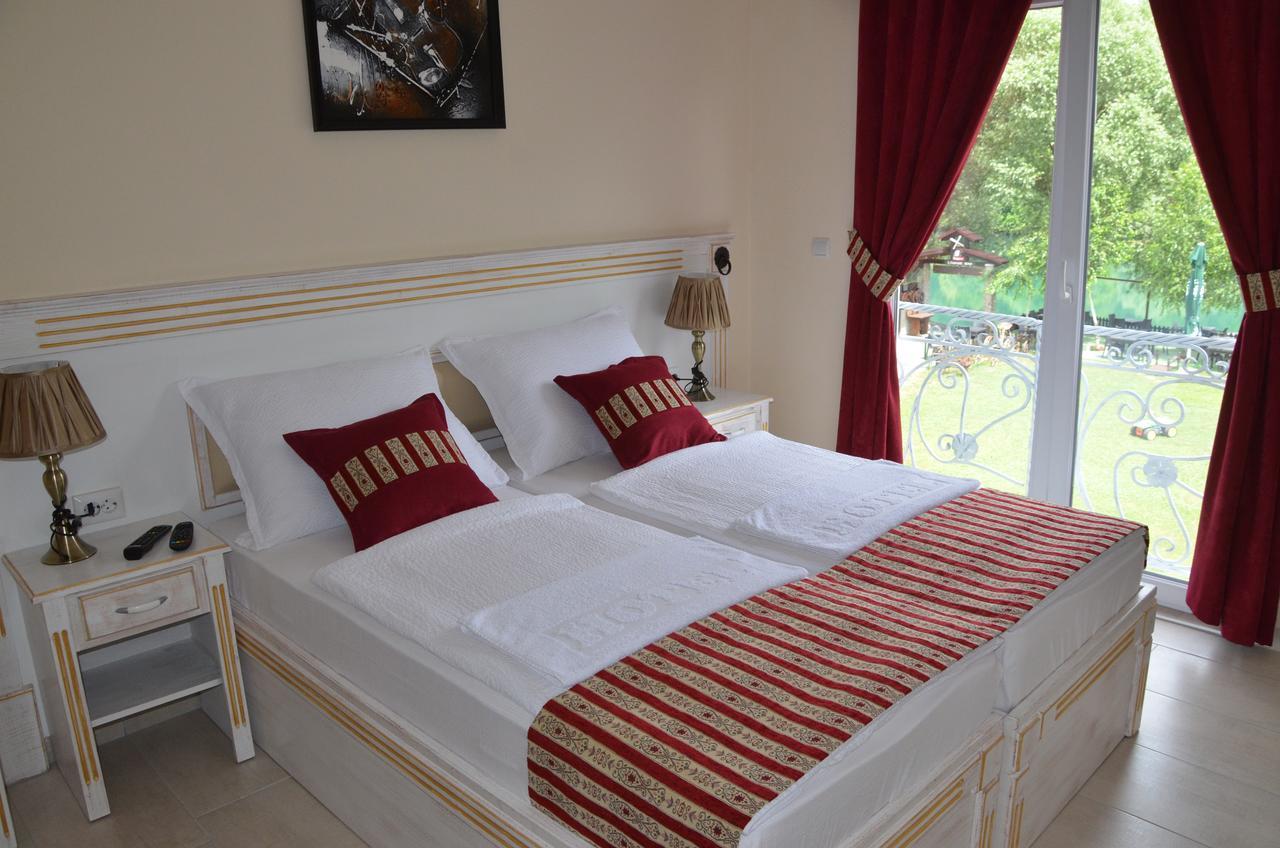 Rooms And Apartments Neron Bihac Lohovo エクステリア 写真